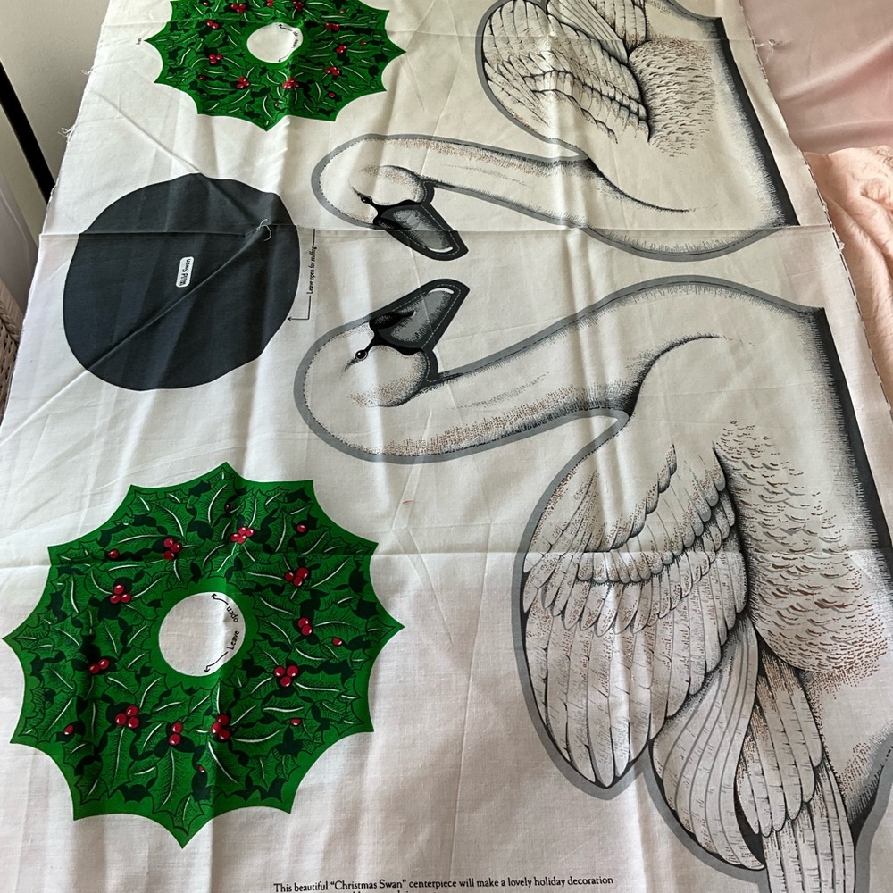 Crafts No-Sew Fabric Appliqué Daisy Kingdom Christmas Swan Apron Mitt Scare Crow - Picture 2 of 15